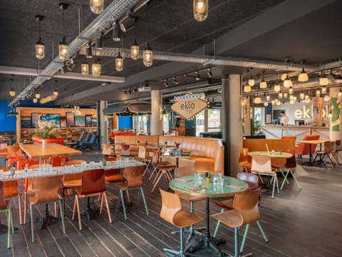 Restaurant/places to eat, Lobby or reception, Lounge or bar, Seating area