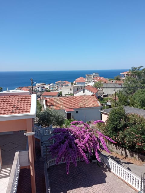 Natural landscape, Balcony/Terrace, City view, Sea view