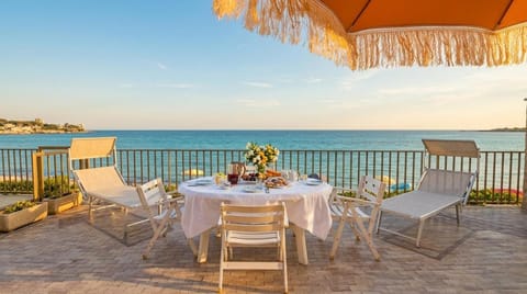 Patio, Day, Natural landscape, View (from property/room), Balcony/Terrace, Seating area, Dining area, Sea view
