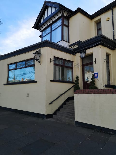 East Mount House Bed and Breakfast in Barrow-in-Furness