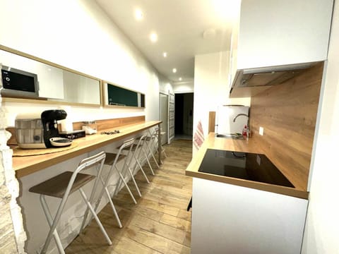 Kitchen or kitchenette, Dining area, oven, pet friendly, stove