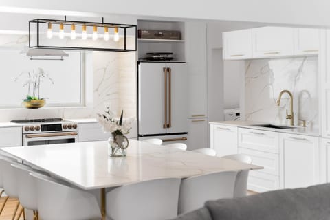 Dining area, pet friendly, kitchen