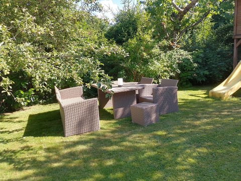 Chez l'Eveline Chambre Libellule Vacation rental in Canton of Bern (Region)