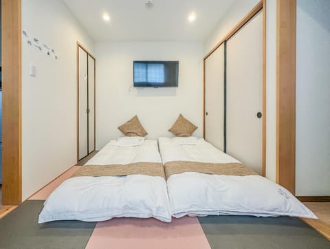 TV and multimedia, Photo of the whole room, Bedroom