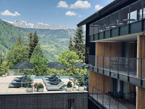 Property building, Balcony/Terrace, Swimming pool