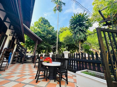 Patio, Restaurant/places to eat, Garden, View (from property/room), Balcony/Terrace, Dining area, Garden view
