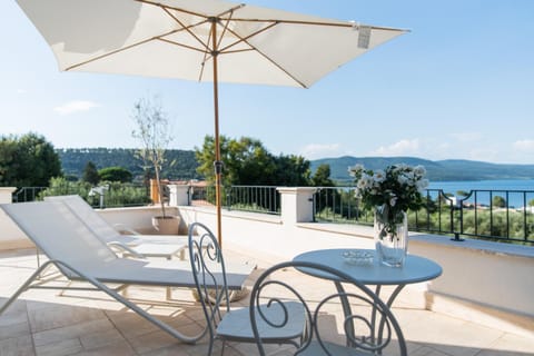 Patio, Balcony/Terrace, Garden view, Lake view, Lake view, Mountain view