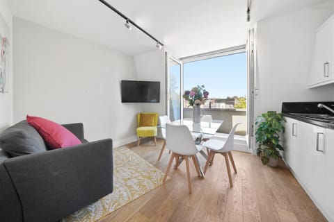 Kitchen or kitchenette, Living room, Dining area