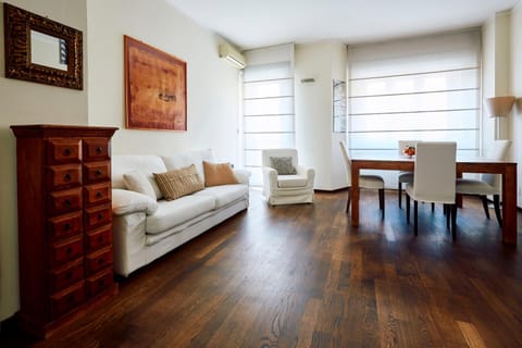Balcony/Terrace, Living room, Seating area, locker, air conditioner