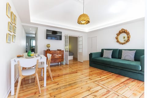 TV and multimedia, Living room, Dining area