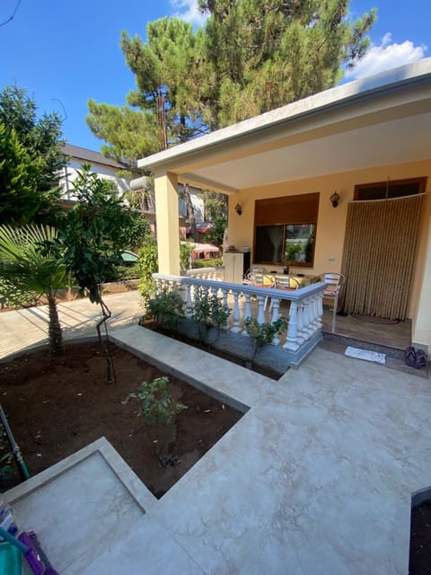 Patio, Facade/entrance, Garden