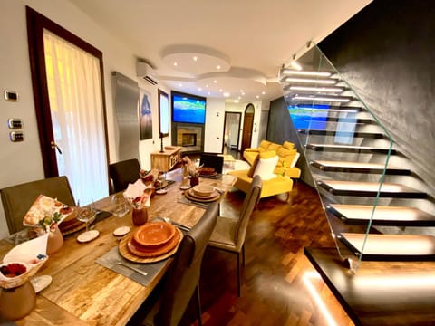 Wood Luxury House Apartment in Pescara