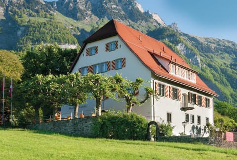 Property building, Day, Garden