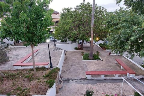 Christin P. Cute home with patio Apartment in Lasithi