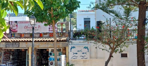 Property building, Neighbourhood