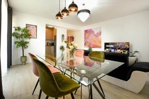 Living room, Seating area, Dining area