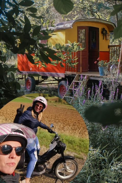 Property building, Facade/entrance, People, Garden, Cycling, Garden view