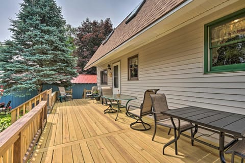 Bolton Landing Winter Escape Walk to Lake! House in Bolton Landing