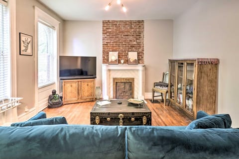 St Louis Retreat about 1 Mi to Botanical Garden Apartment in southwest garden