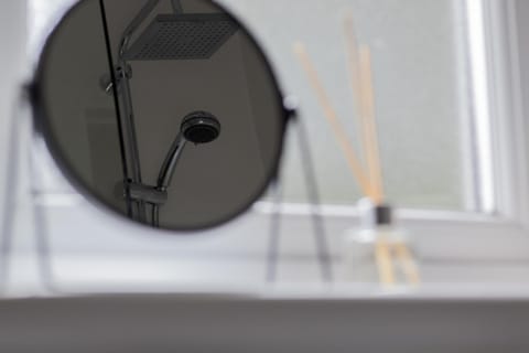 1 bed apartment central Hamilton free wifi with great transport links to Glasgow Apartment in Hamilton