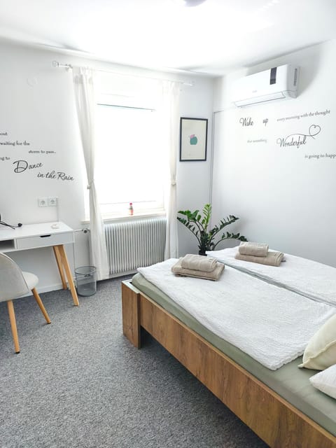 Bedroom, towels, air conditioner