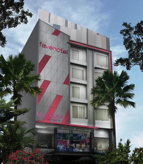 Facade/entrance, Off site