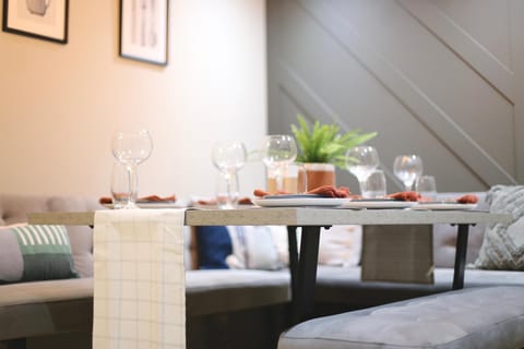 XxHot TubxX 4Bed semi, sleeps 8, 2 bathrooms House in Blackpool