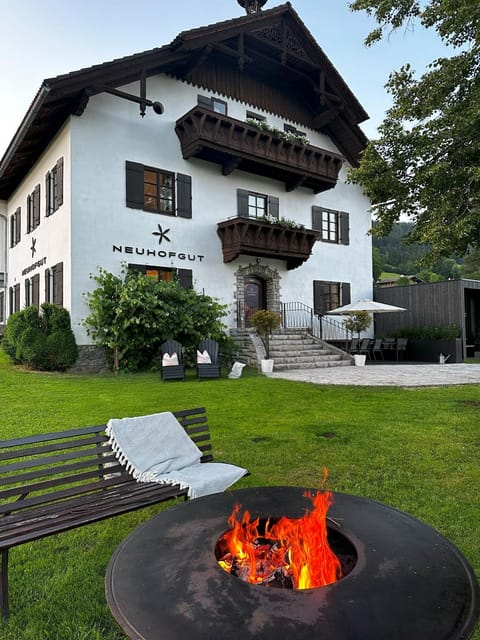 Property building, Day, BBQ facilities, Garden, Garden view