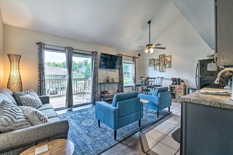 Cozy and Convenient Branson Condo with Balcony! Apartment in Branson