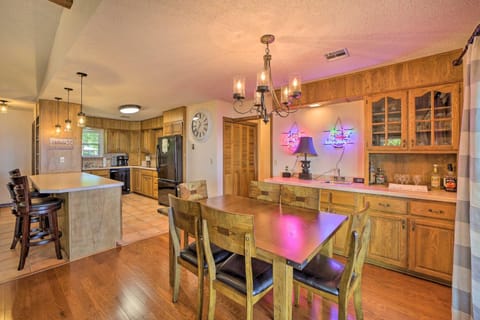 Grand Lake Views and Fire Pit Monkey Island Home! House in Ozark Mountains