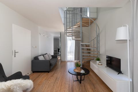 TV and multimedia, Living room, Seating area