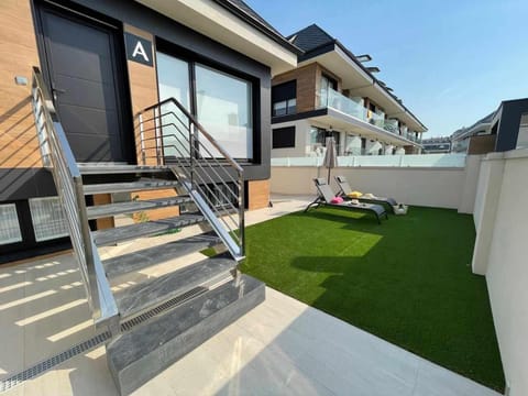 Property building, Garden, sunbed