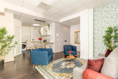 Living room, Seating area