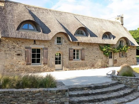 Property building, Day, Landmark view