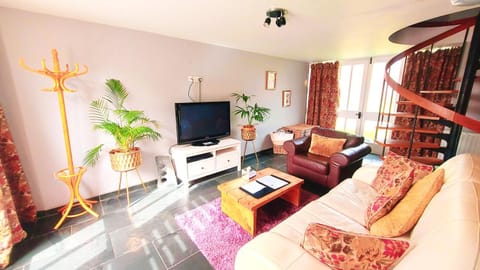 TV and multimedia, Living room, Seating area