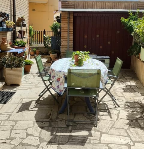 Inner courtyard view