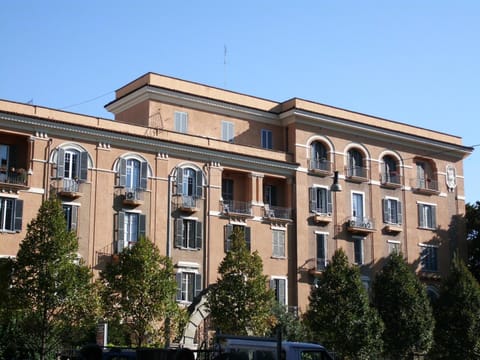 Property building, Facade/entrance