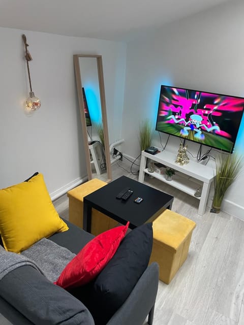 TV and multimedia, Living room, Seating area