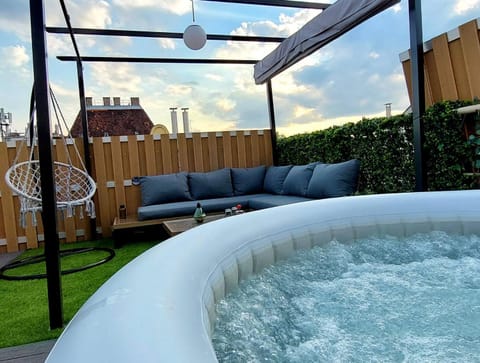 Massage, Sauna, Spa and wellness centre/facilities