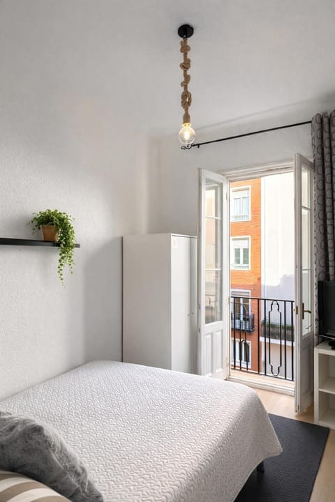 Bed, Balcony/Terrace, Photo of the whole room, Bedroom