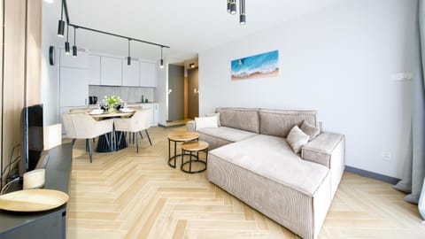 TV and multimedia, Kitchen or kitchenette, Seating area