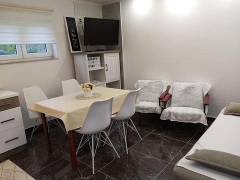 TV and multimedia, Dining area