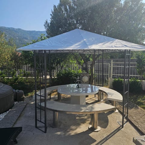 Villa Ivana-20 minutes from Split House in Split-Dalmatia County