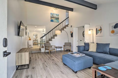 Modern Palm Springs Townhome Near Golf Courses House in Cathedral City