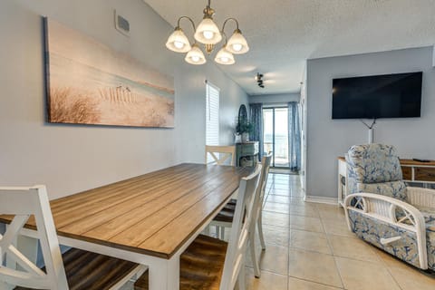 Ocean-View Penthouse Condo in North Myrtle Beach! Apartment in Crescent Beach