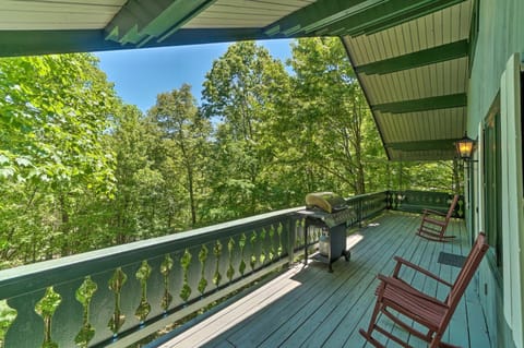 Serene Sky Valley Family Chalet with Fireplace House in Sky Valley