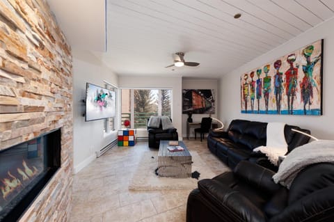 Eolus 326 House in Purgatory