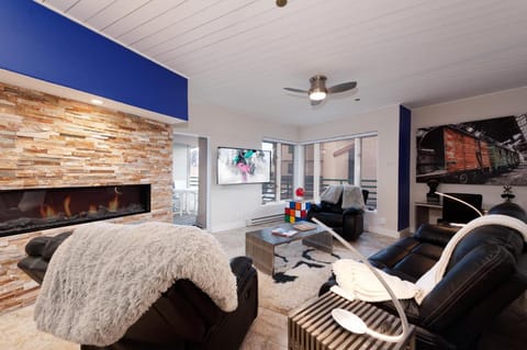 Eolus 326 House in Purgatory