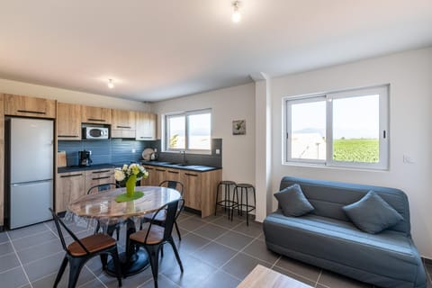 Kitchen or kitchenette, Living room, Dining area