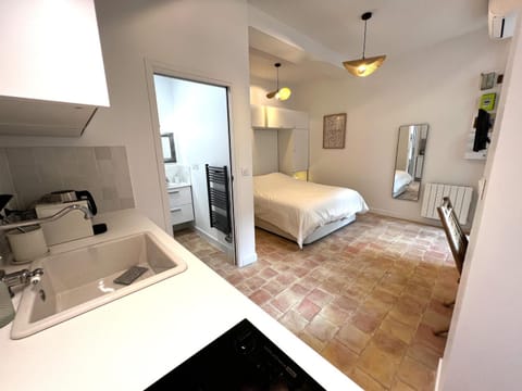 Bed, Bathroom, Kitchen or kitchenette, Bedroom, kitchen